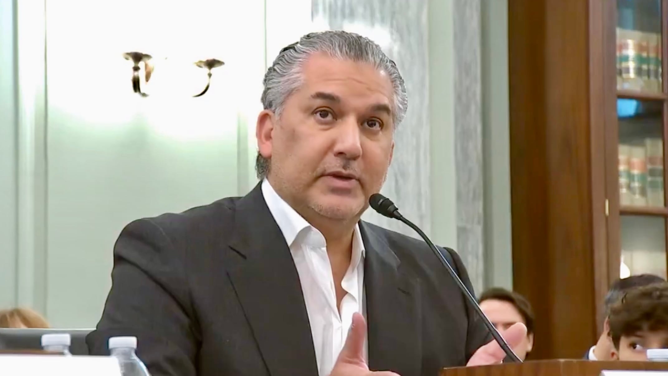 Ali Act Reform Hits Senate as Nick Khan, De La Hoya Face Off