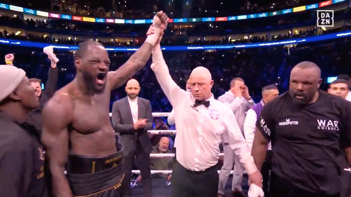 Wilder Edges Chisora by Split Decision in London Slugfest